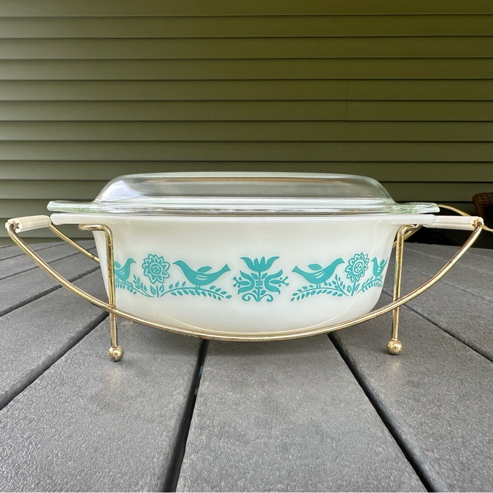 Vintage PYREX 1.5 qt. Casserole Dish With Cradle Bluebird Pattern Promotional